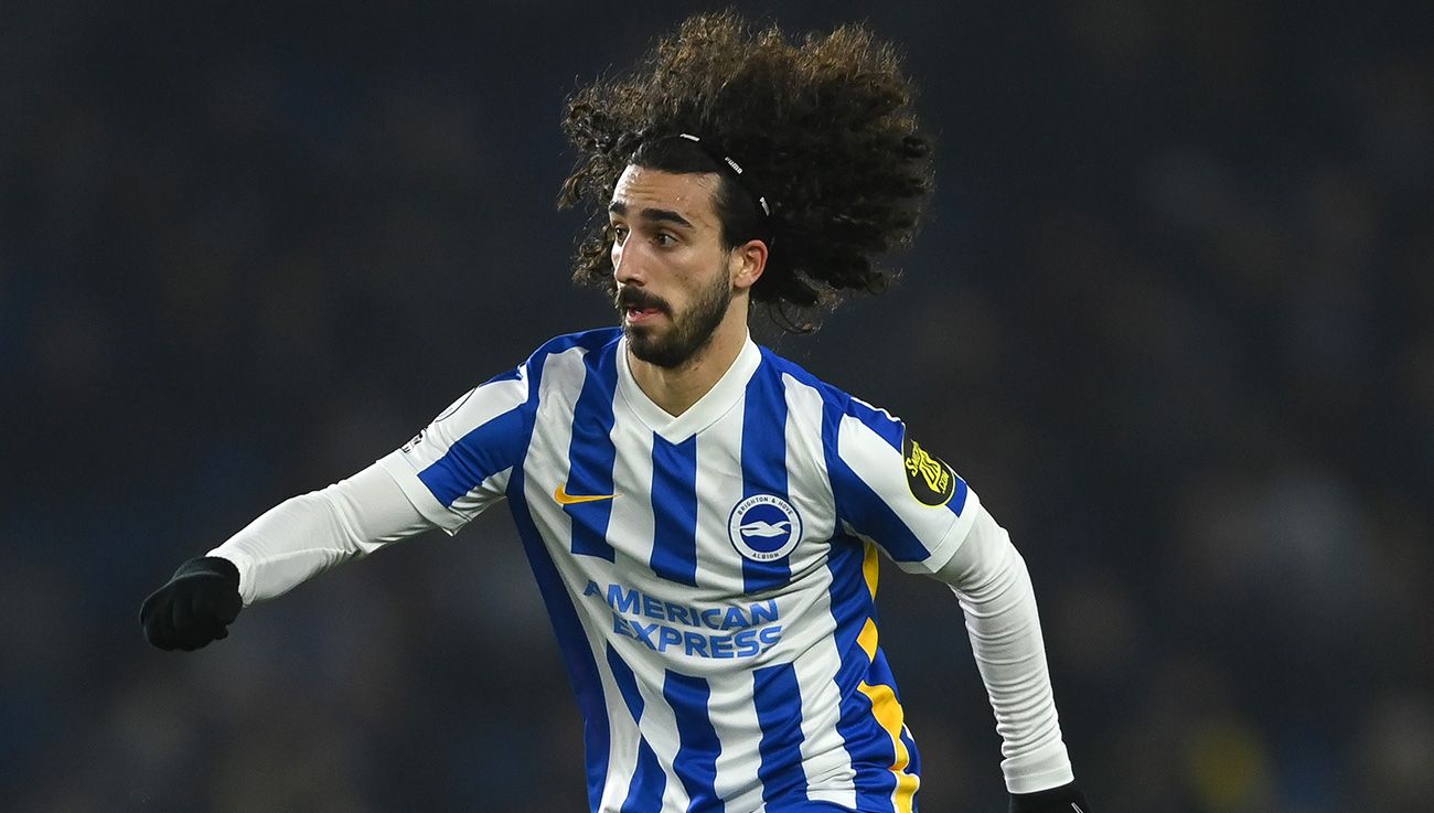 Cucurella en un partido ante el Wolverhampton
