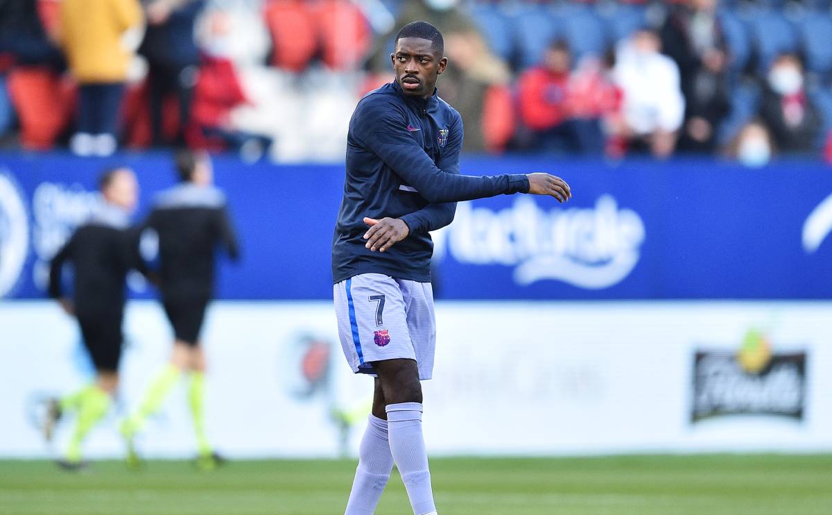 Ousmane Dembélé Heats before the Osasuna-Barça