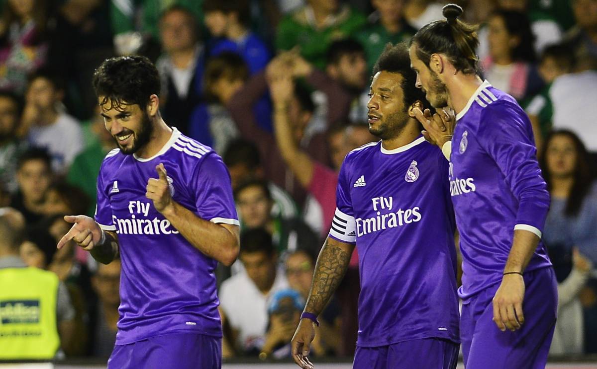 Isco, Marcelo and Bleat in a party of the Real Madrid