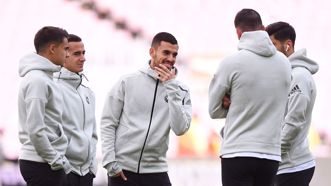 Dani Ceballos con sus compañeros del Real Madrid