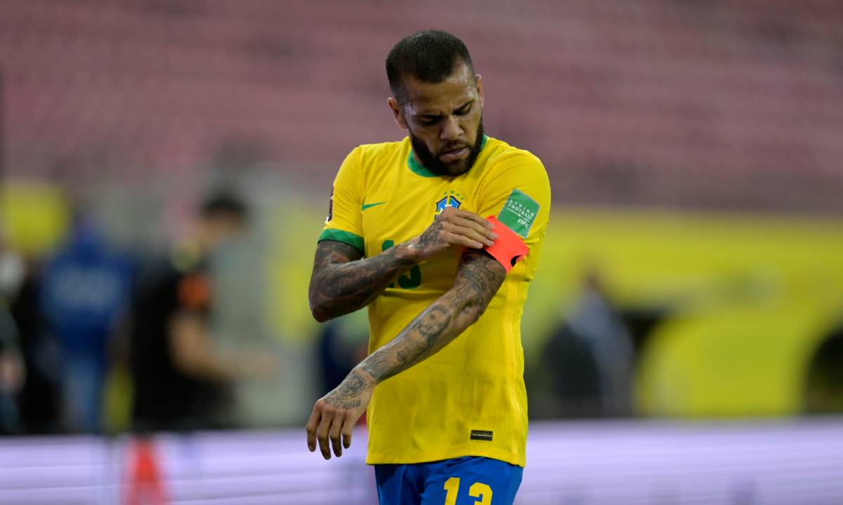 Dani Alves volverá a la selección brasileña para las eliminatorias