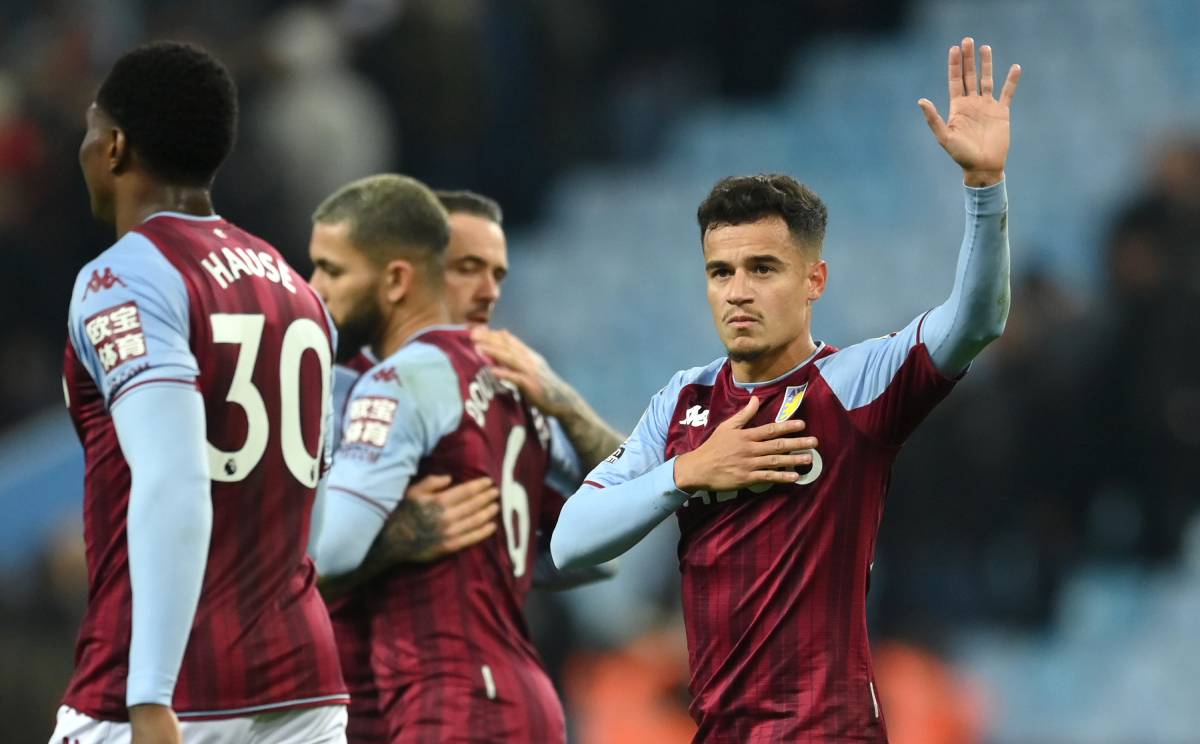 Coutinho Greets to the fans of the Aston Villa in his debut