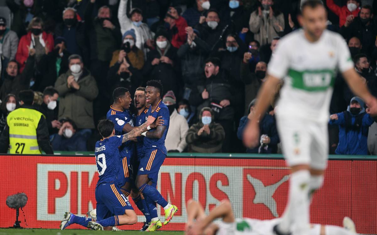 El Madrid festeja el tanto de la victoria ante el Elche en la Copa