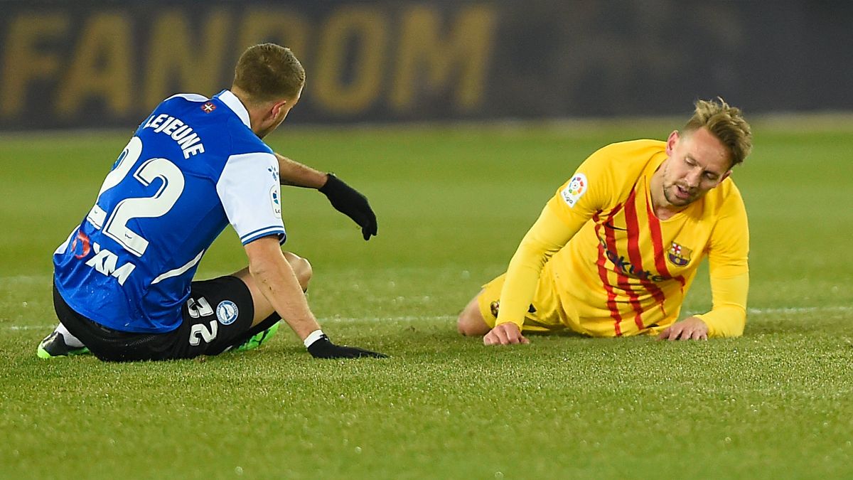 Luuk Of Jong in the lawn regretting an action in the Alavés-Barça
