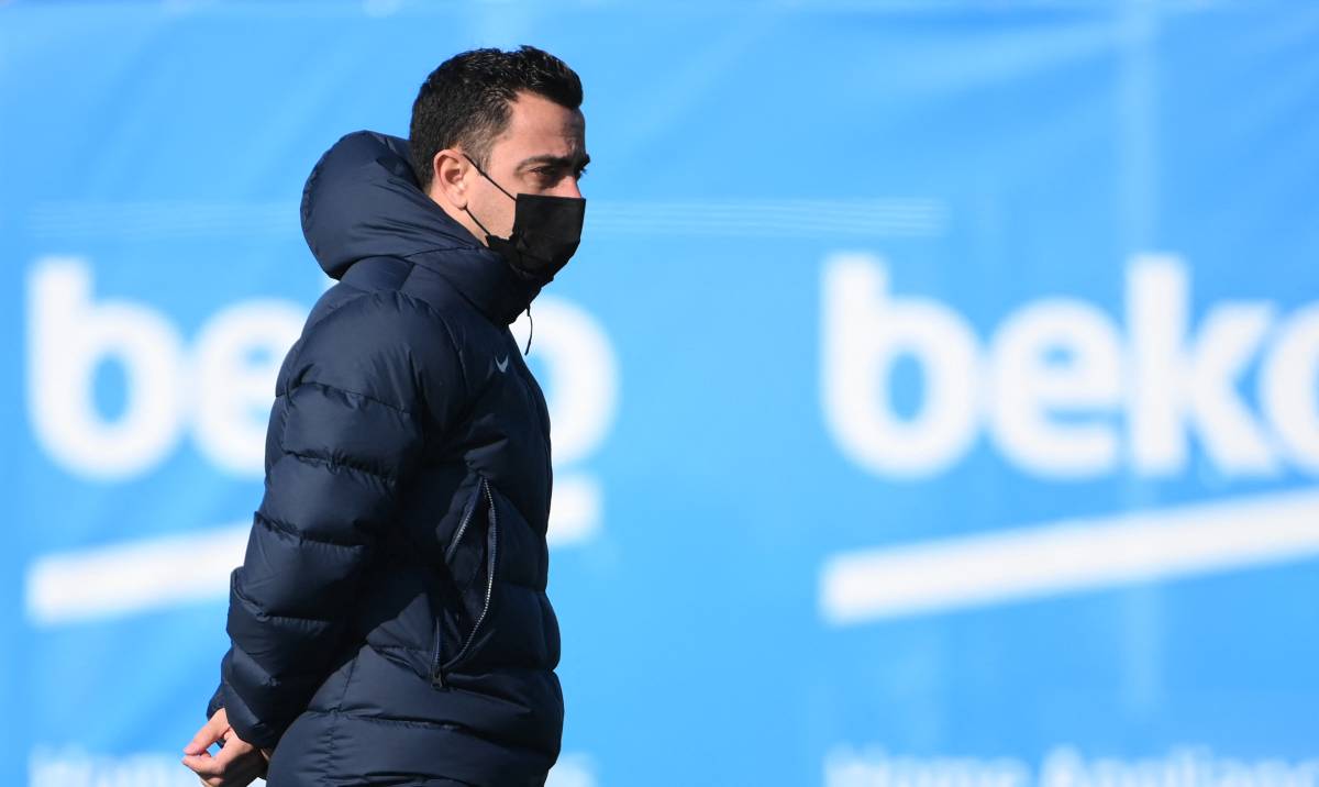 Xavi directs a session of training of the Barça