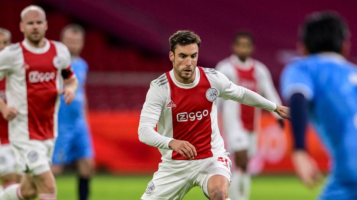 Tagliafico durante un partido del Ajax