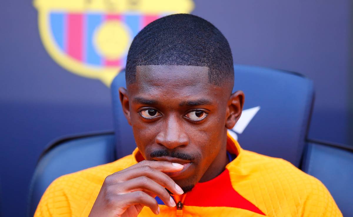 Dembélé, en el banquillo durante el Barça-Atlético