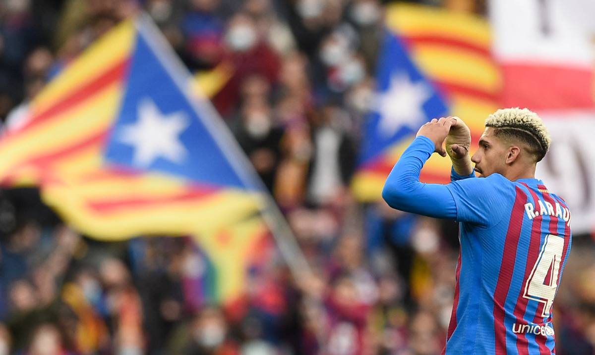 Araújo Celebrates after annotating in front of the Athletic