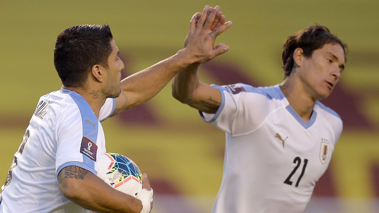 Darwin Núñez celebrates a goal with Uruguay