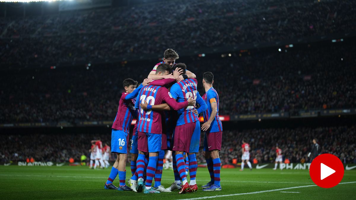 The players of the Barça celebrate a victory in the Camp Nou