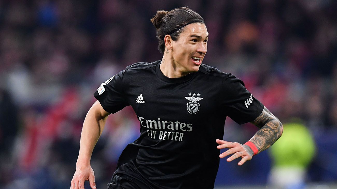 Darwin Núñez celebra su gol ante el Ajax con el Benfica