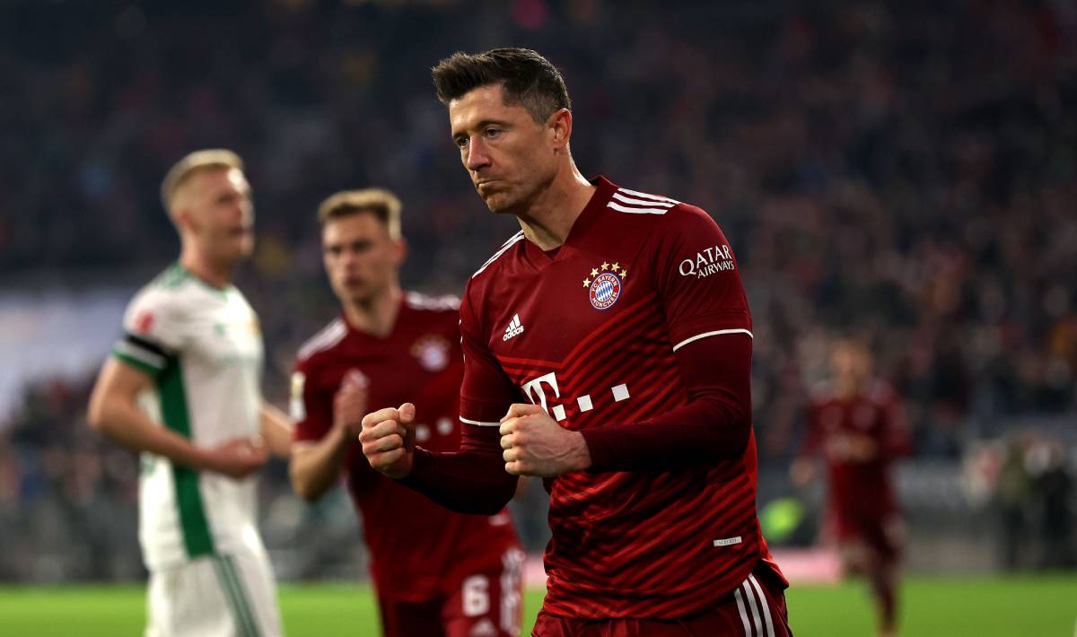 Robert Lewandowski festeja su gol ante el Union Berlin