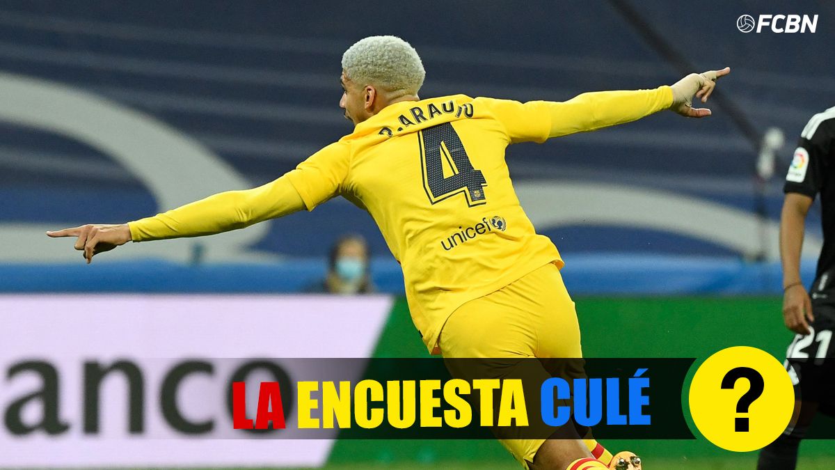 Araújo celebrates a gol with Barça