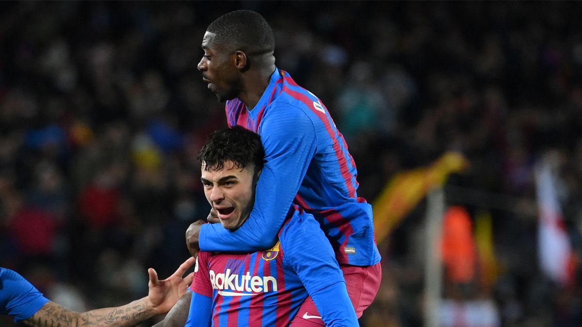 "Phù thủy" trẻ tuổi của Barcelona: Pedri Potter mang phép thuật của Messi trở lại Camp Nou (Phần 2)