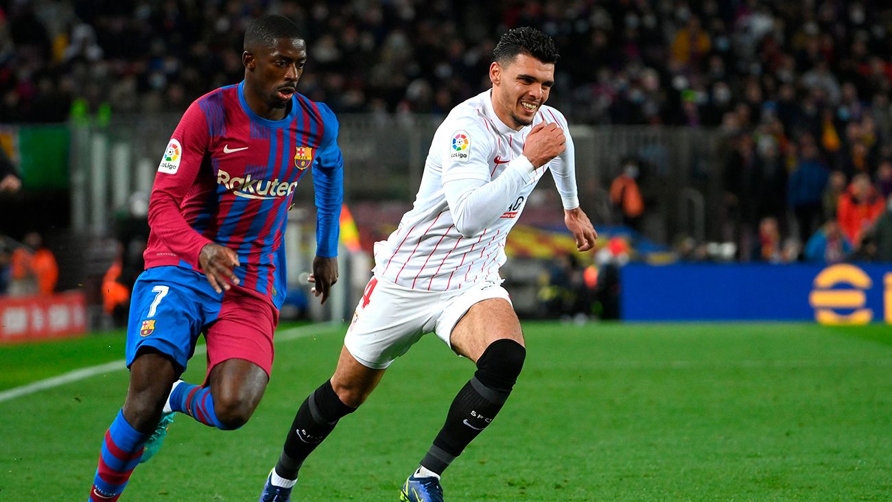 Dembélé esprintando por la banda