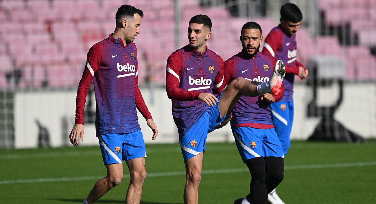 Busquets, Ferran and Memphis in training