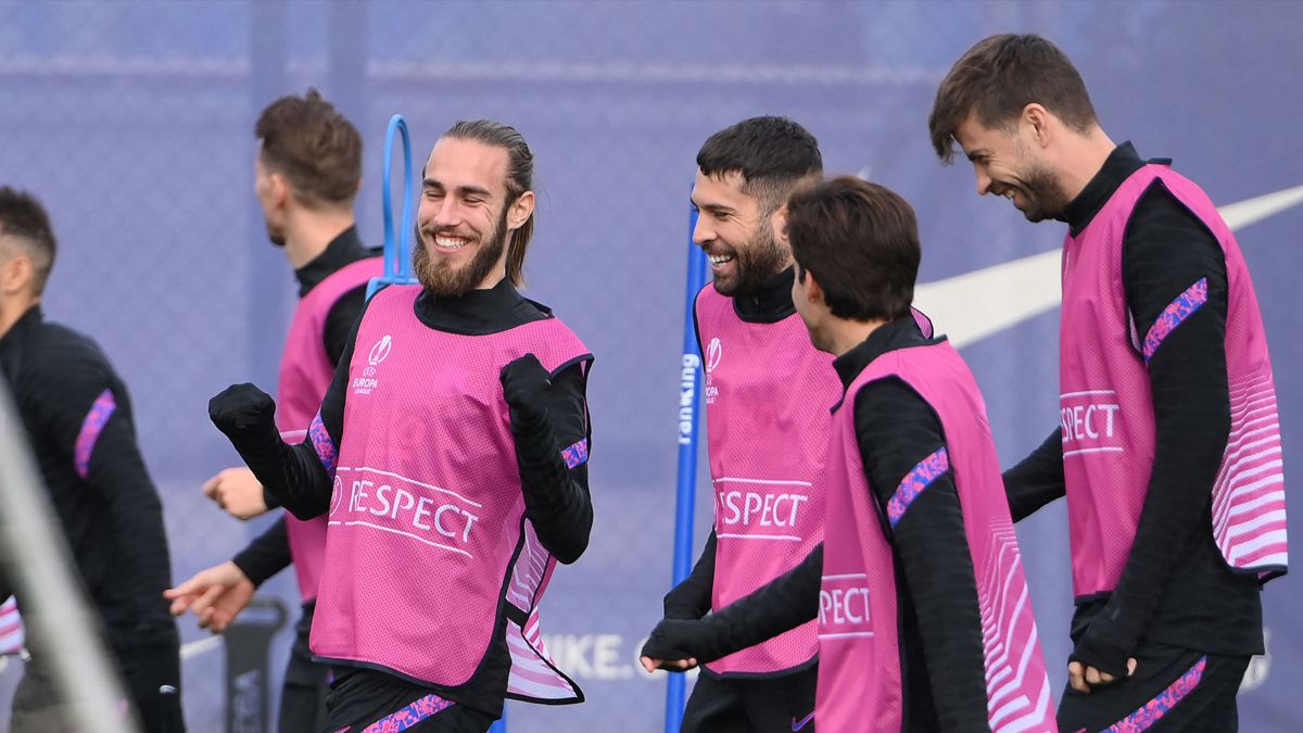Los jugadores del Barça durante un entrenamiento