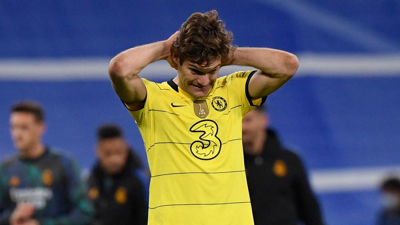 Marcos Alonso se lamenta en el Real Madrid - Chelsea