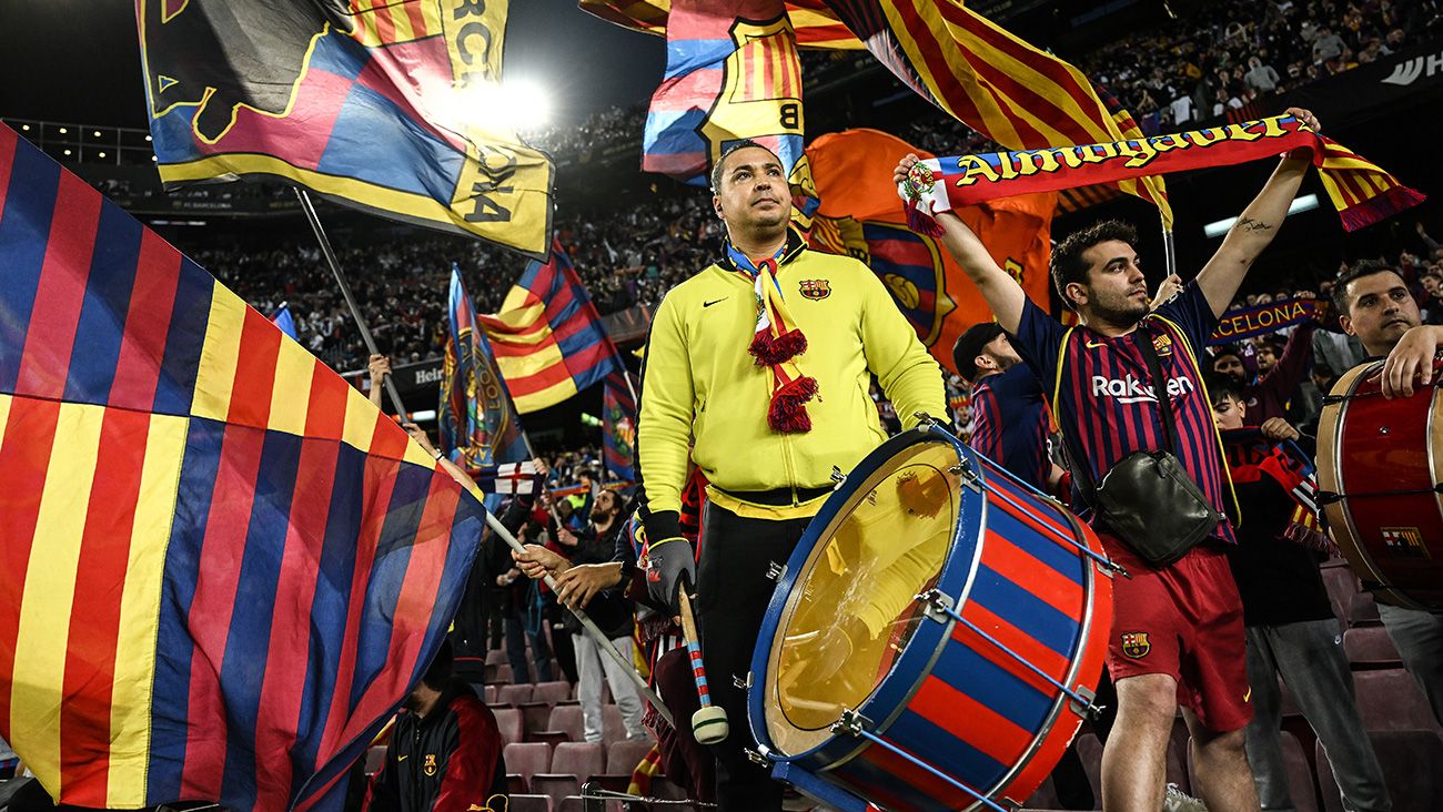 The fans of FC Barcelona against Eintracht