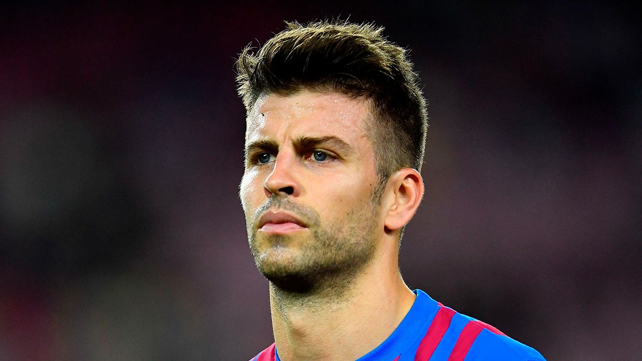 Gerard Piqué with serious gesture