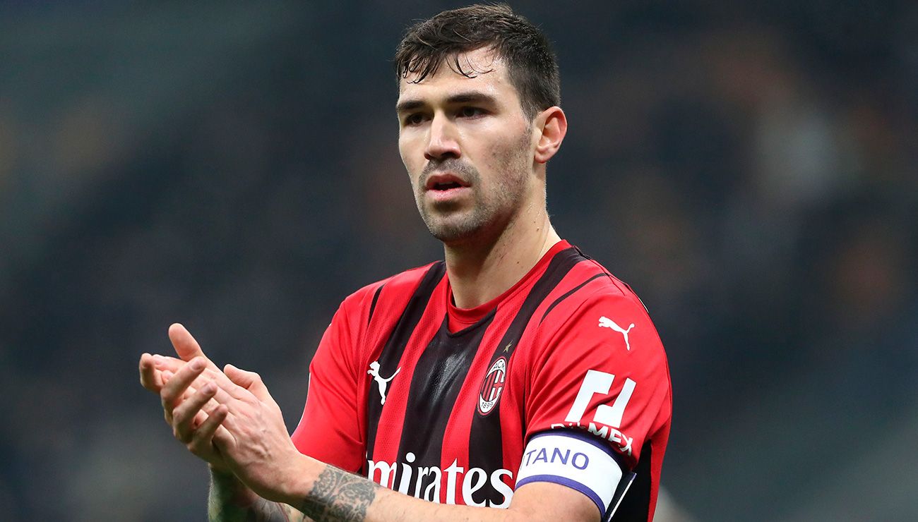 Alessio Romagnoli ante el Inter