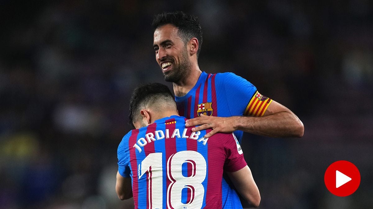 Jordi Alba and Busquets celebrate a goal in the match between Barça and Mallorca