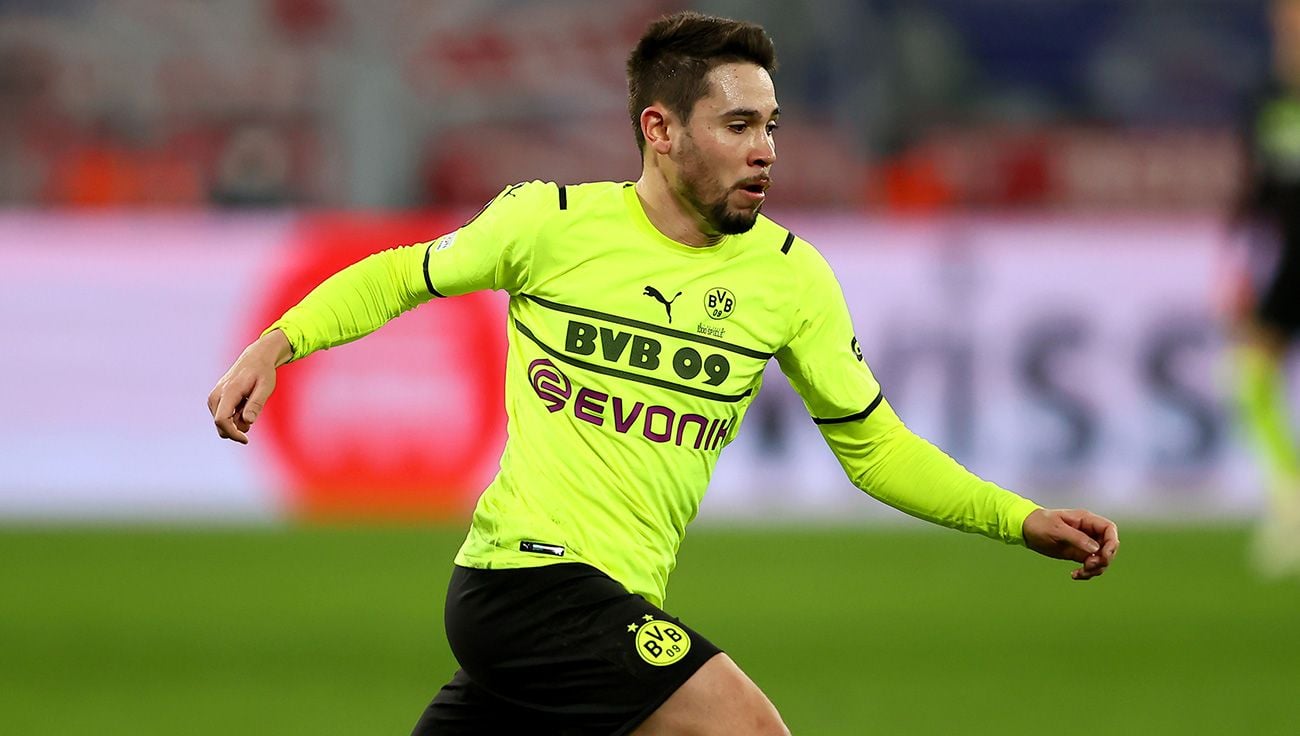 Raphaël-Guerreiro-con-el-Borussia-Dortmund