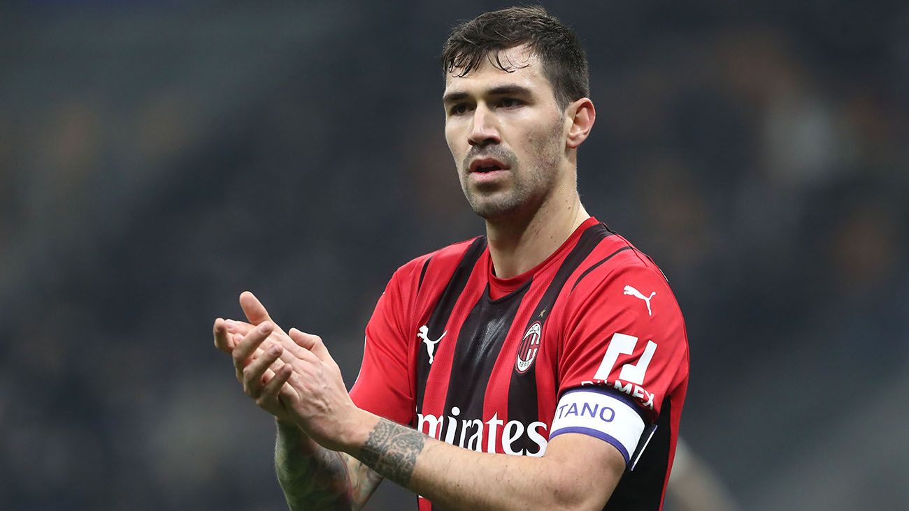 Alessio Romagnoli in a match with AC Milan
