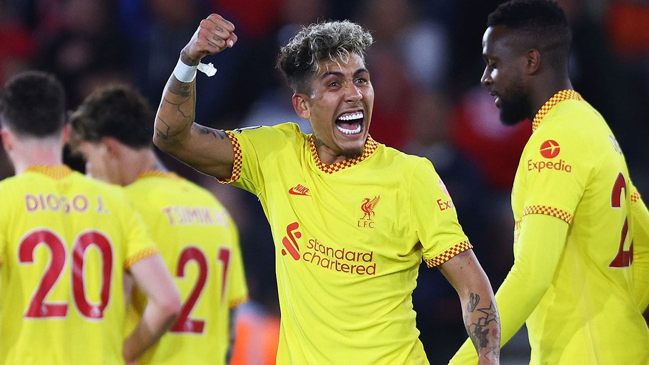 Roberto Firmino celebra el triunfo del Liverpool ante Southhampton