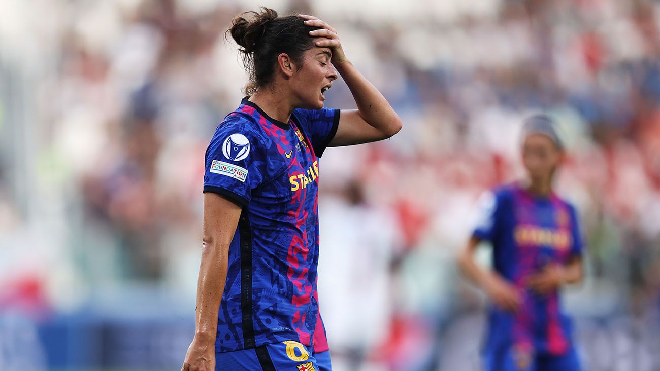 Marta Torrejón se lamenta tras uno de los goles del Lyon (1-3)