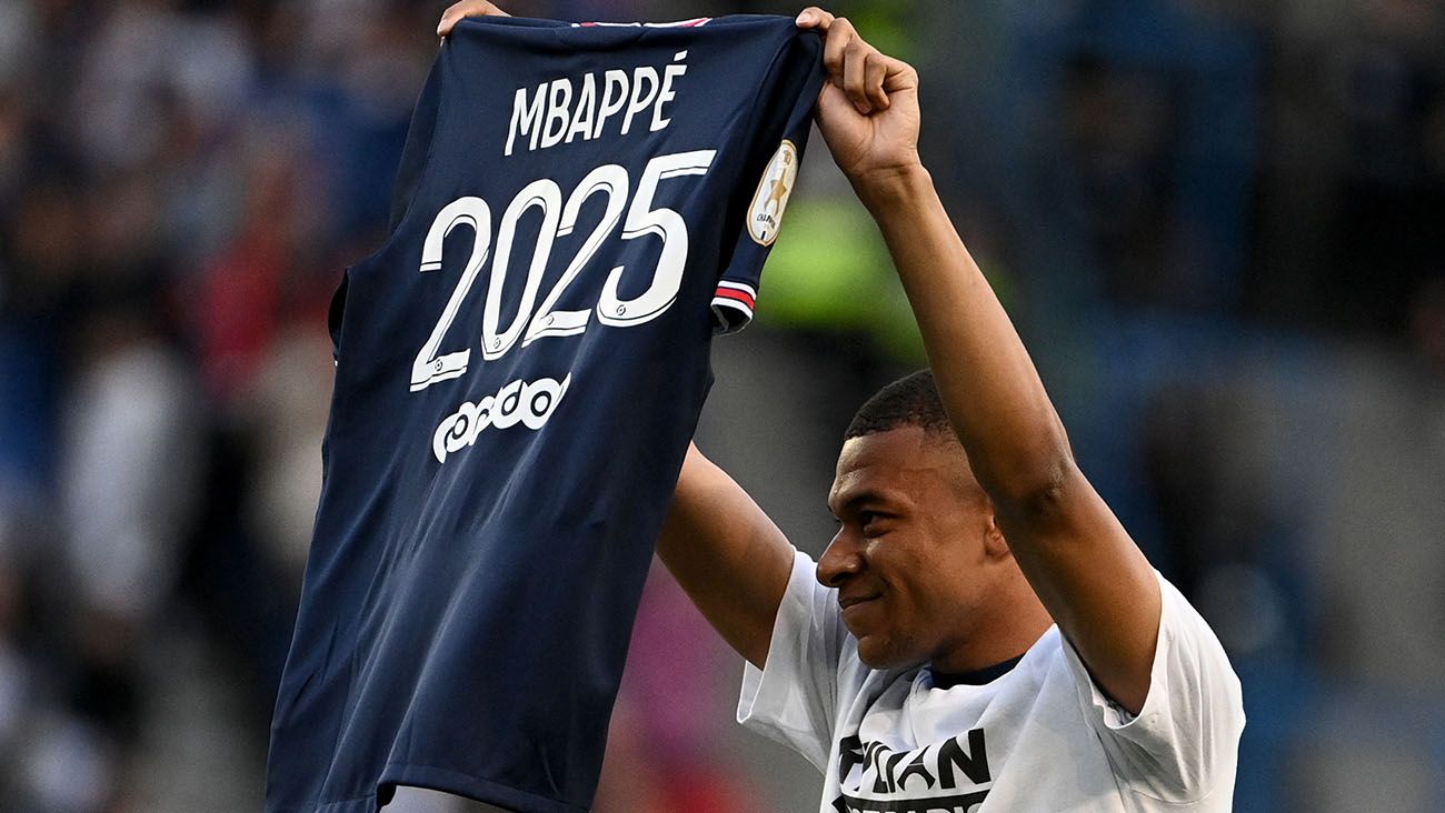 Kylian Mbappé confirma su renovación con el PSG