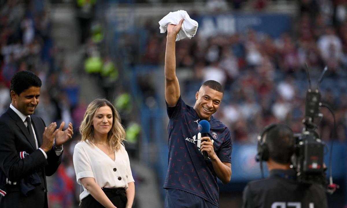 Mbappé anuncia su renovación con el PSG
