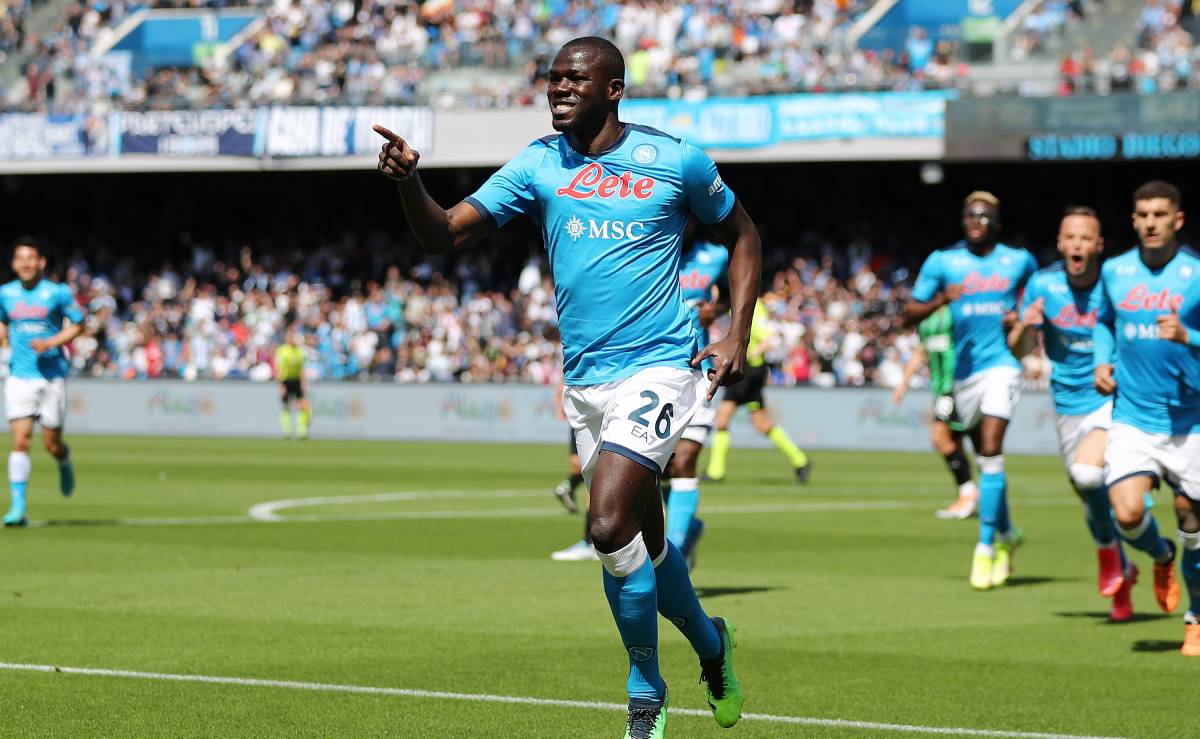 Koulibaly festeja un gol ante el Sassuolo