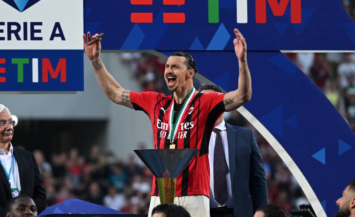 Ibrahimovic Celebrates the title of the Series To with the Milan