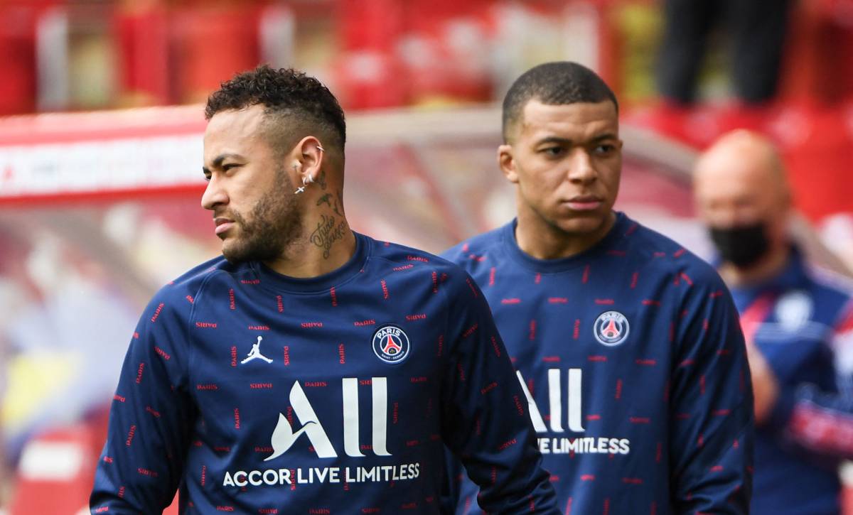 Neymar y Mbappé calientan en la previa del Mónaco-PSG