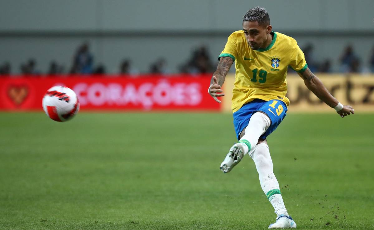 Raphinha in a international friendly with Brazil