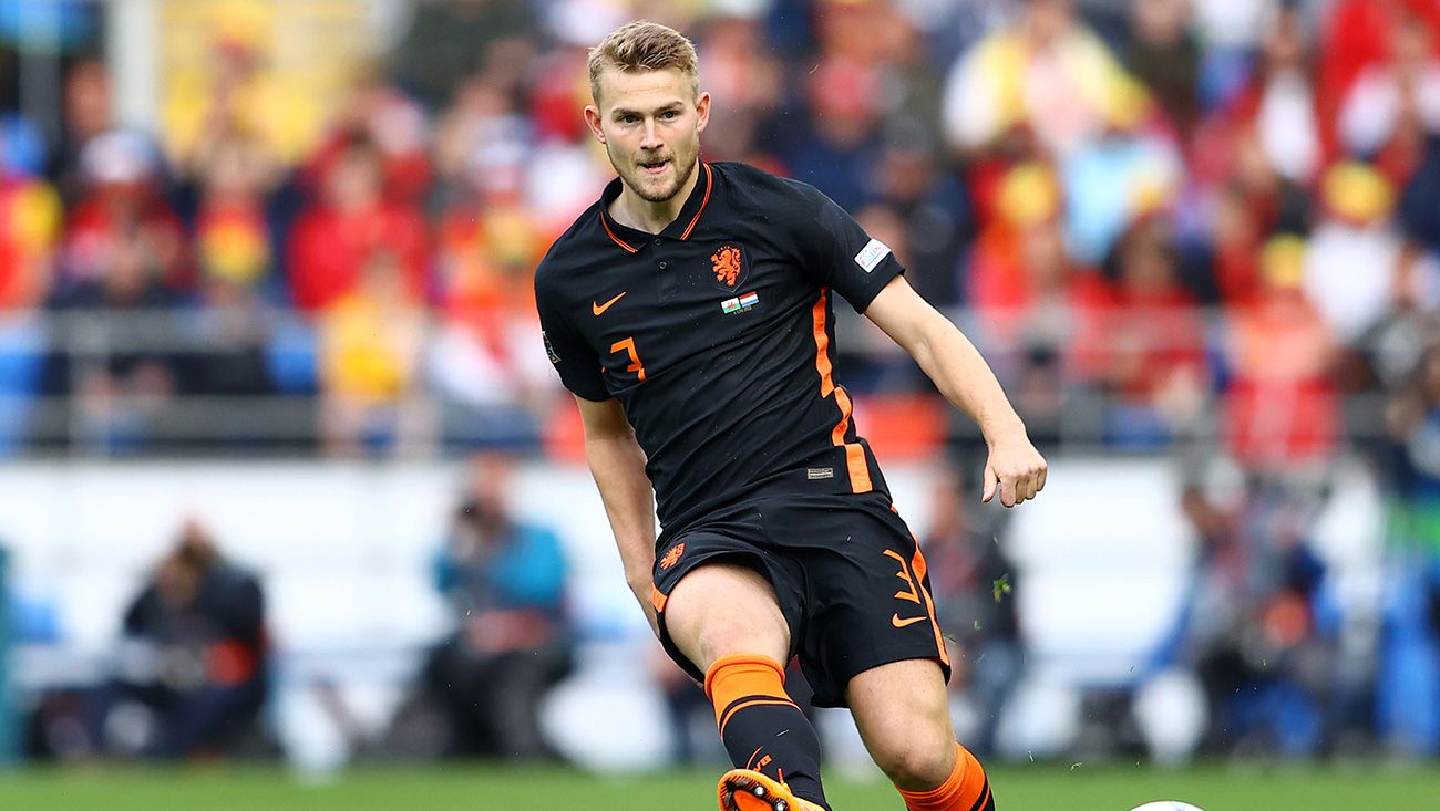 De Ligt en un partido con Países Bajos