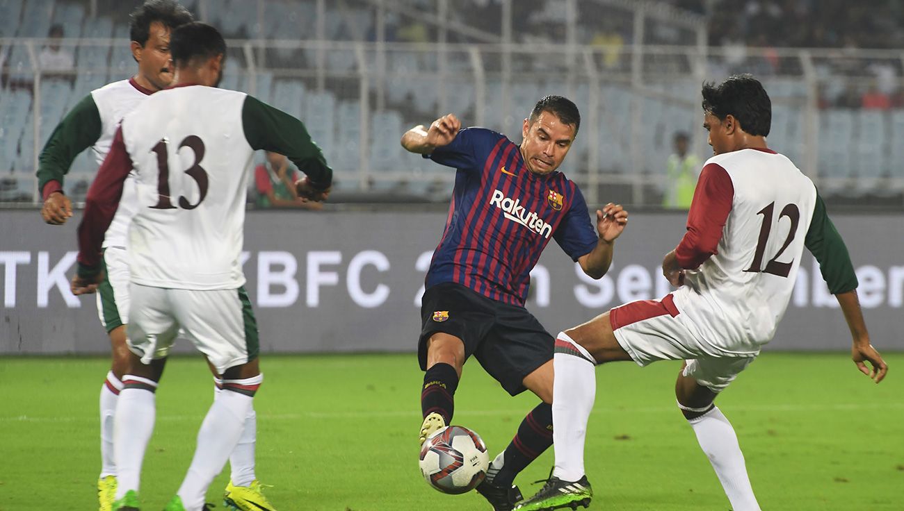 Javier Saviola, en un partido con el Barca Legends