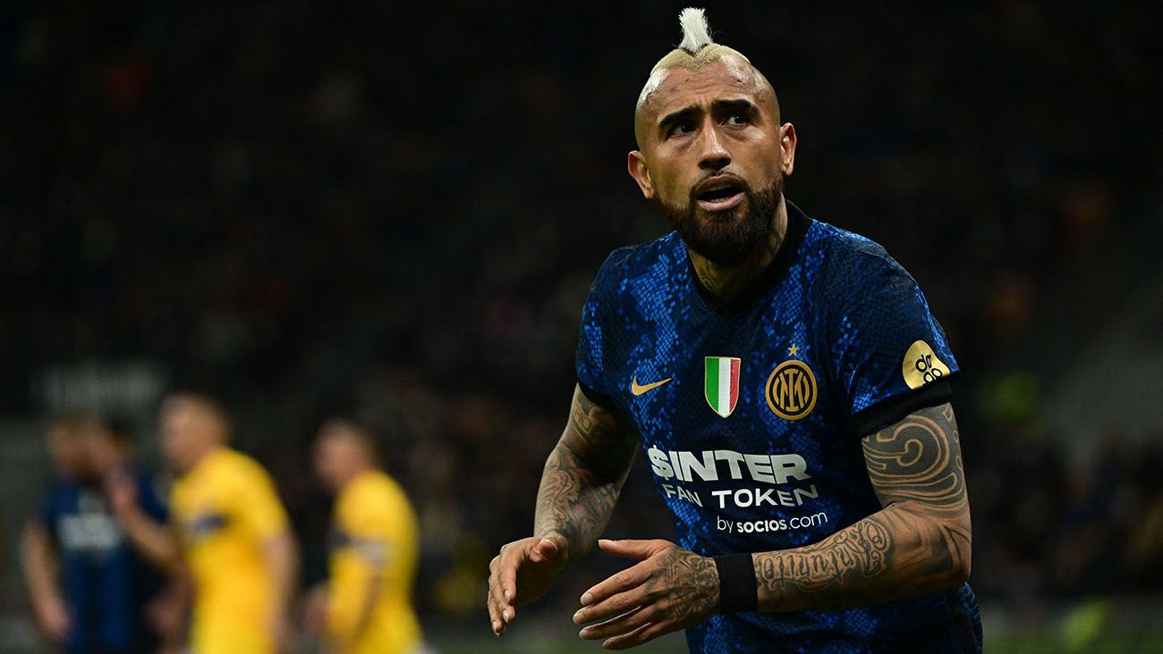 Arturo Vidal in a match with Inter Milan