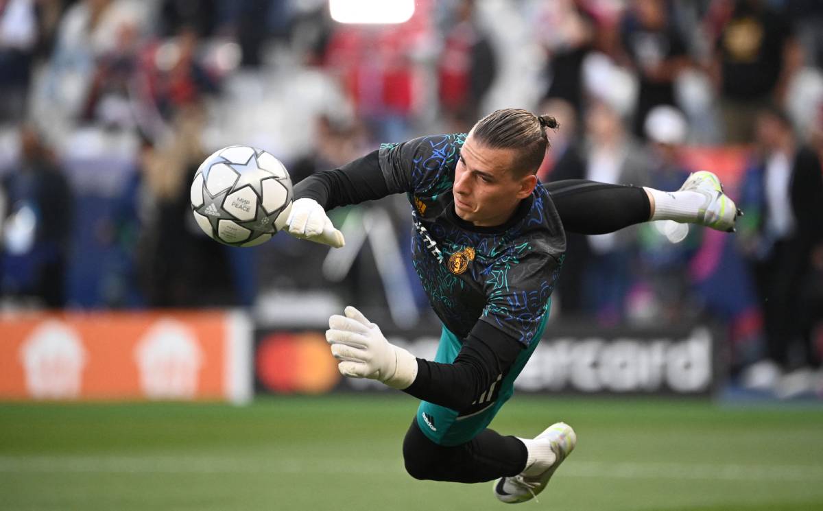 Lunin warms with Real Madrid