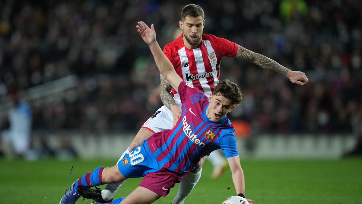 El Barça continúa insistiendo en el fichaje de Iñigo Martínez