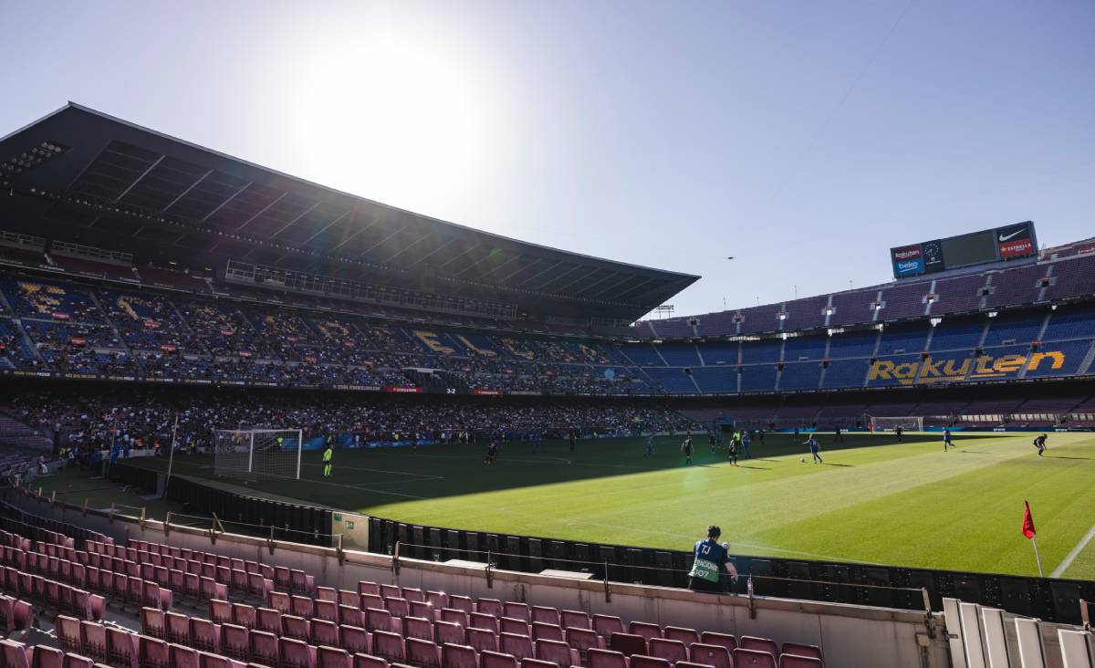 El Camp Nou, durante un partido