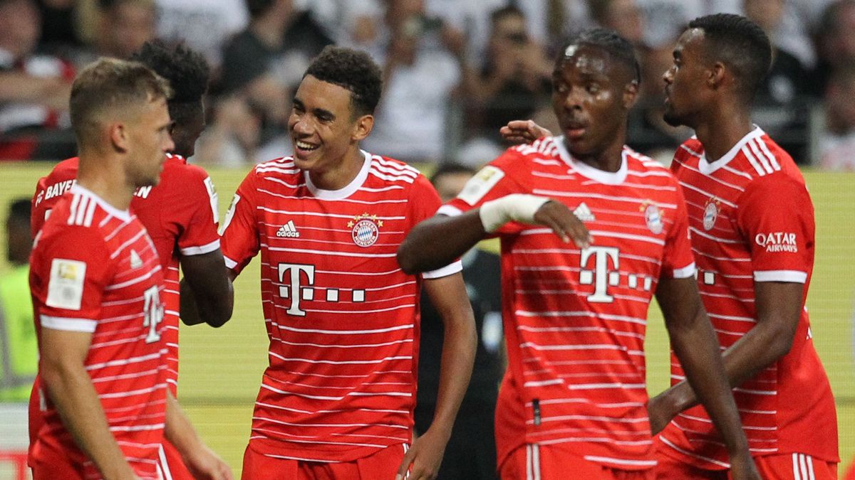 Los jugadores del Bayern celebran un gol contra el Eintracht