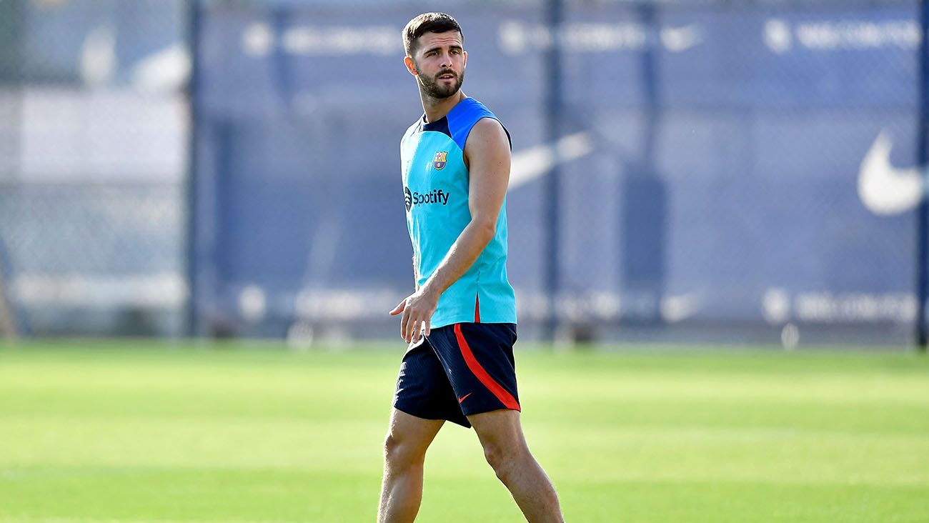 Miralem Pjanic in a training session with FC Barcelona