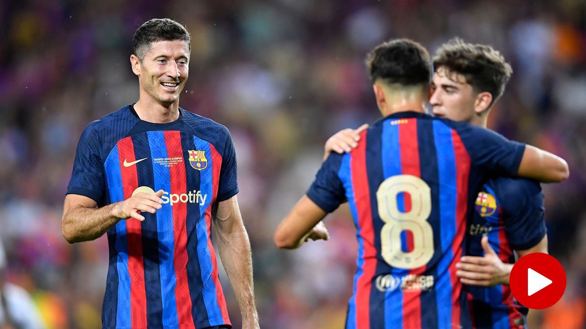 Gavi, Pedri y Lewandowski celebran un gol del Barça