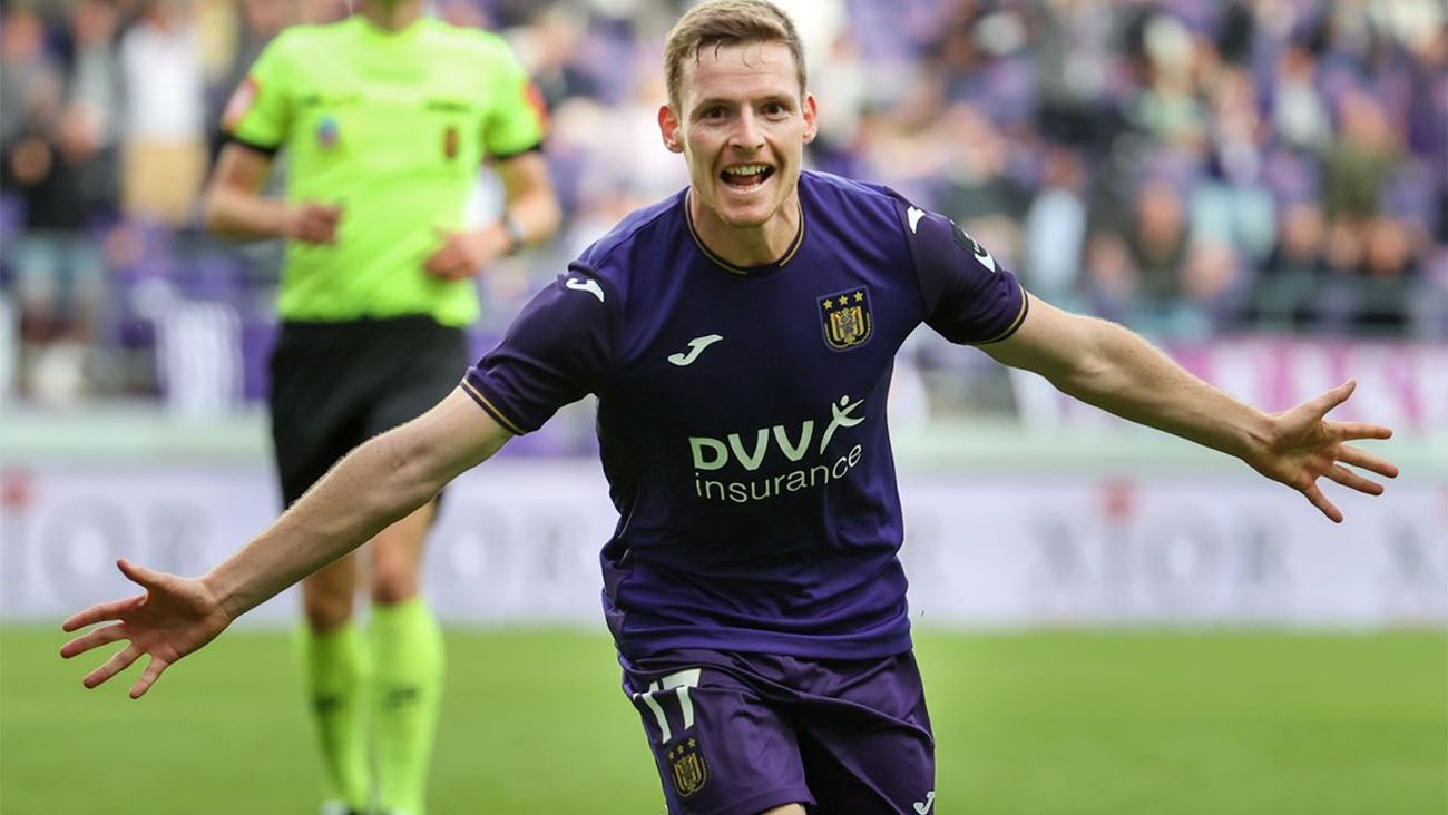 Sergio Gómez celebrating a goal with Anderlecht