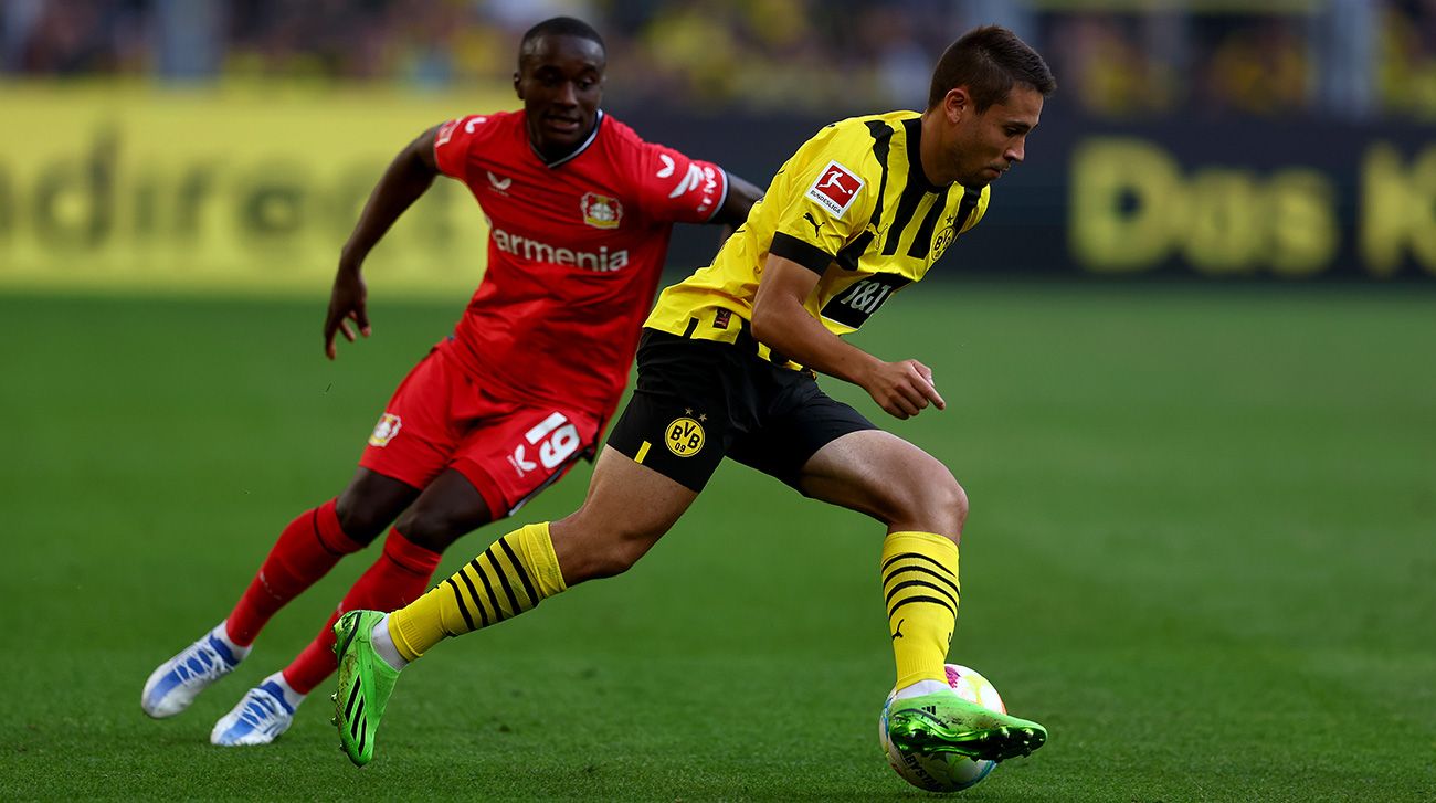 Raphael Guerreiro, en un partido con el Borussia Dortmund