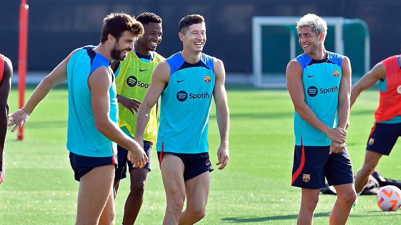 Piqué, Ansu Fati, Lewandowski y Sergi Roberto en un entrenamiento