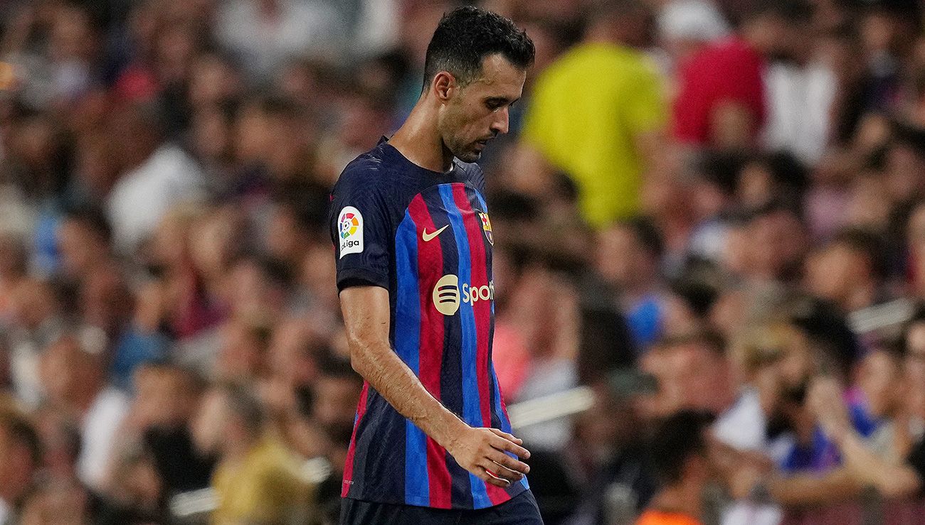 Sergio Busquets against Rayo