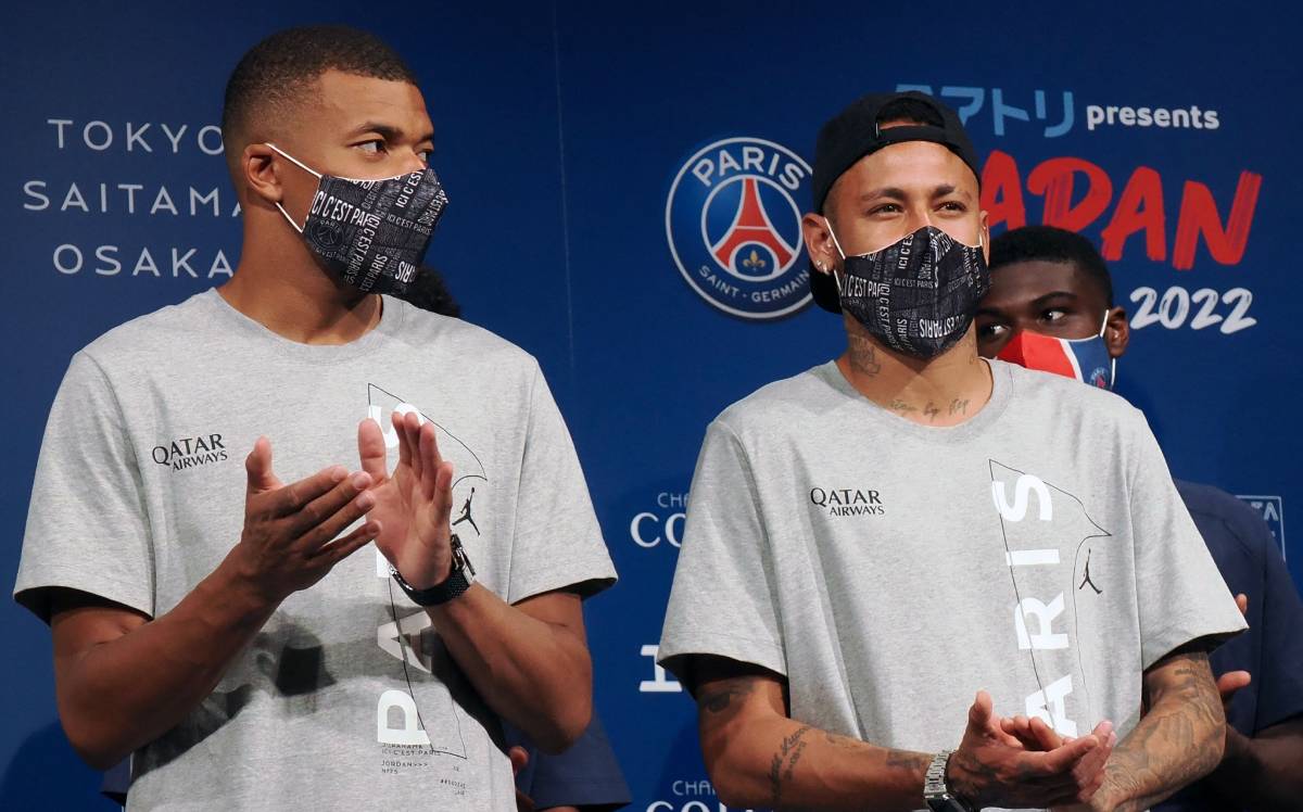 Mbappé and Neymar during the PSG tour